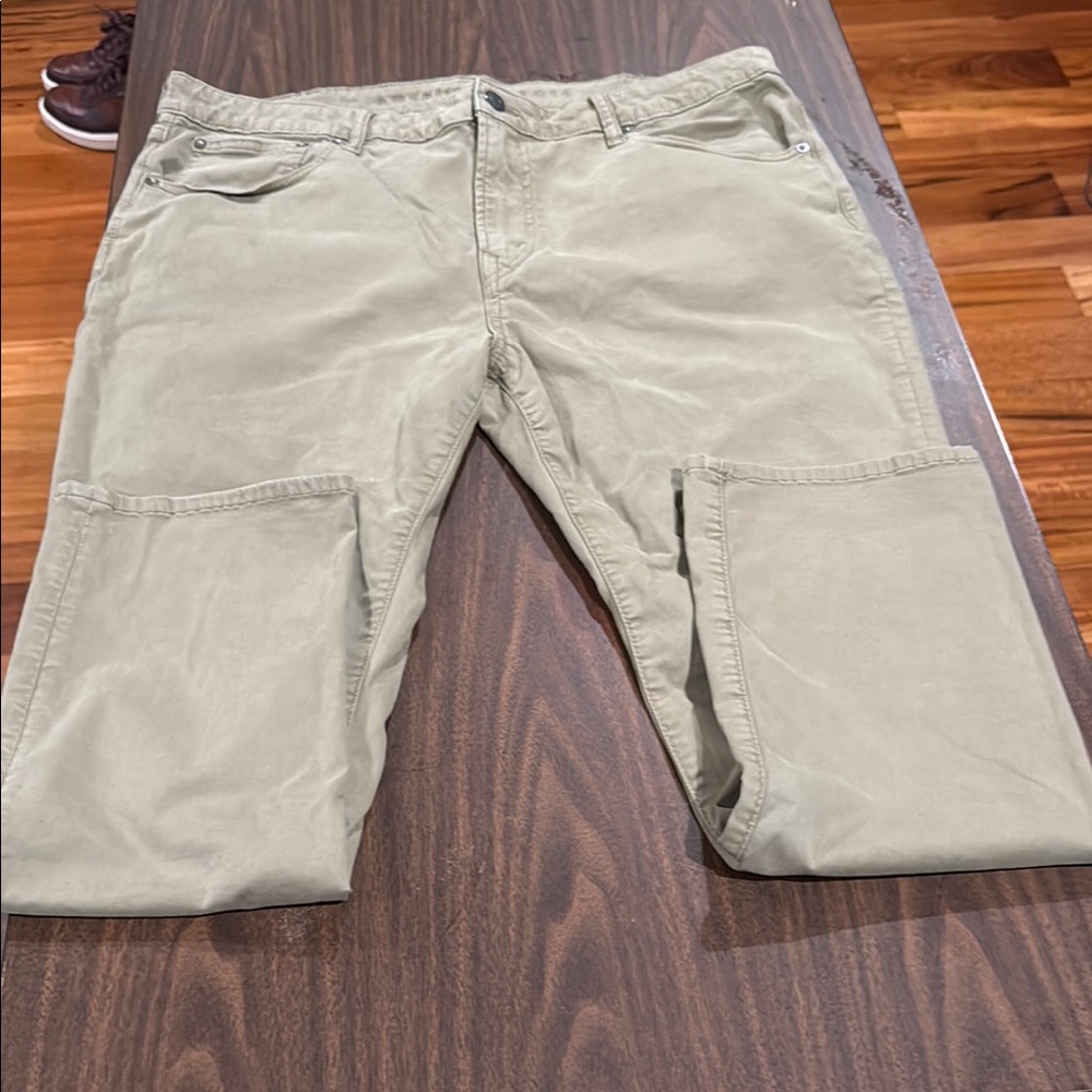American Eagle Outfitters Tan Chinos with Straight Leg Style